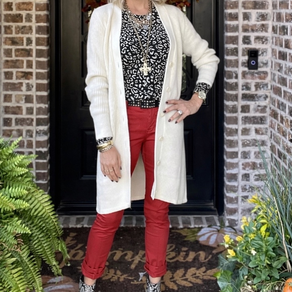CAbi Nantucket Red Skinny Pants
Style 5178
Size 2